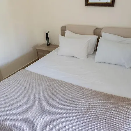 Emerald Family Maisonette Holiday home *